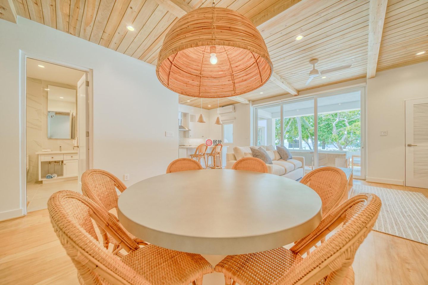 洪都拉斯海湾群岛Roatán的公寓，Oceanfront Condominium D9 Watercolors Resort 3rd Floor Building D，编号76872740