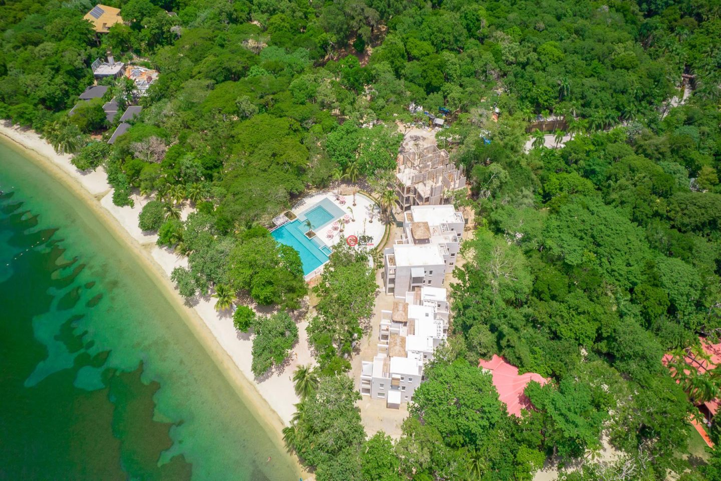 洪都拉斯海湾群岛Roatán的公寓，Oceanfront Condominium D6 Watercolors Resort 3rd Floor Building D，编号76872639