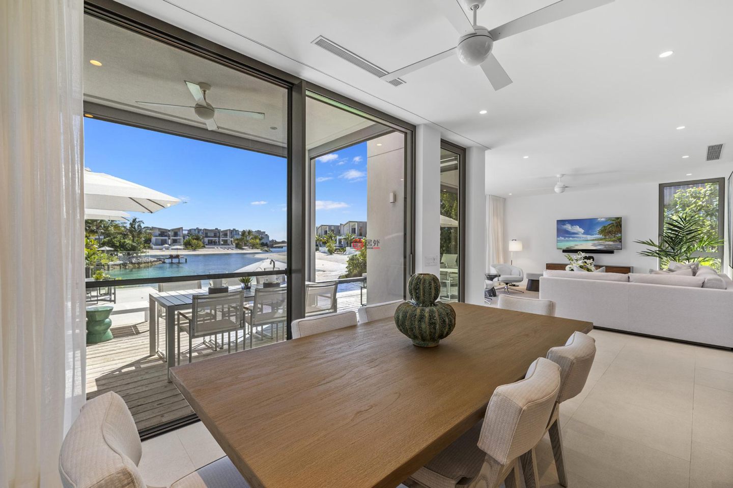 特克斯與凱科斯群島的独栋别墅，South Bank Lagoon Beach Villa 7，编号77992119