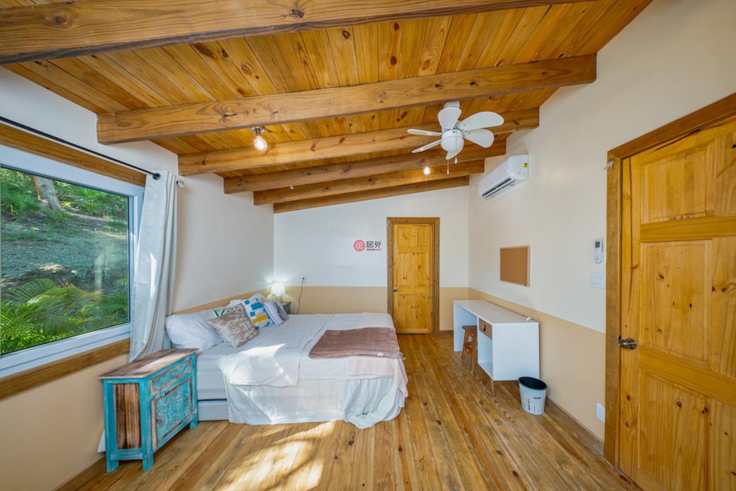 洪都拉斯海湾群岛Roatán的独栋别墅，Ocean View 5 BR Island Style Cottage Flamingo House，编号77263676