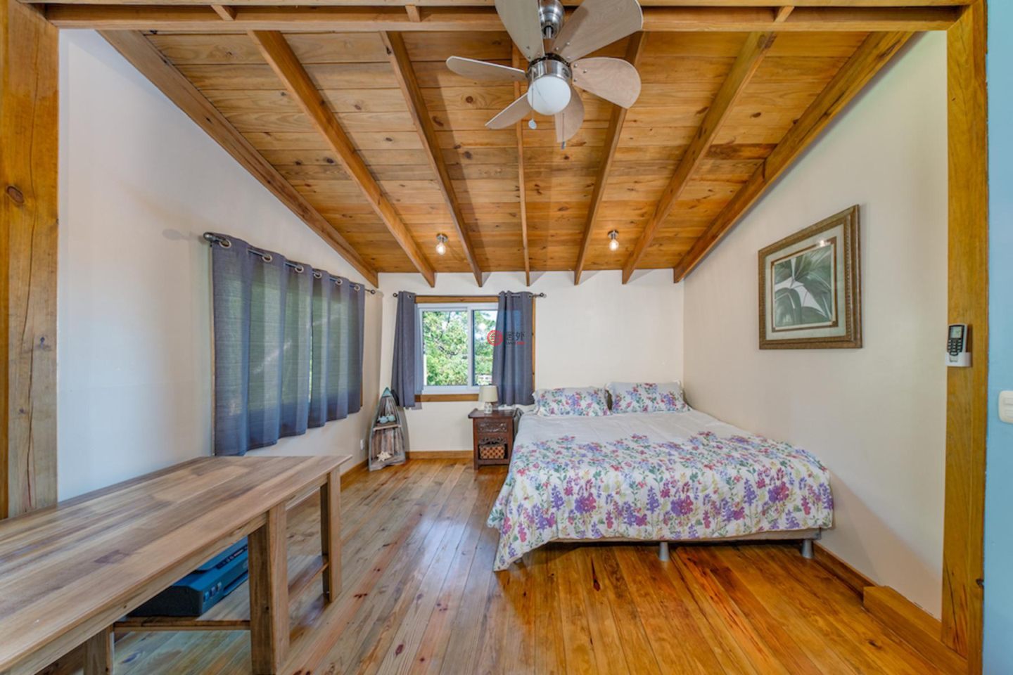 洪都拉斯海湾群岛Roatán的独栋别墅，Ocean View 5 BR Island Style Cottage Flamingo House，编号77263676