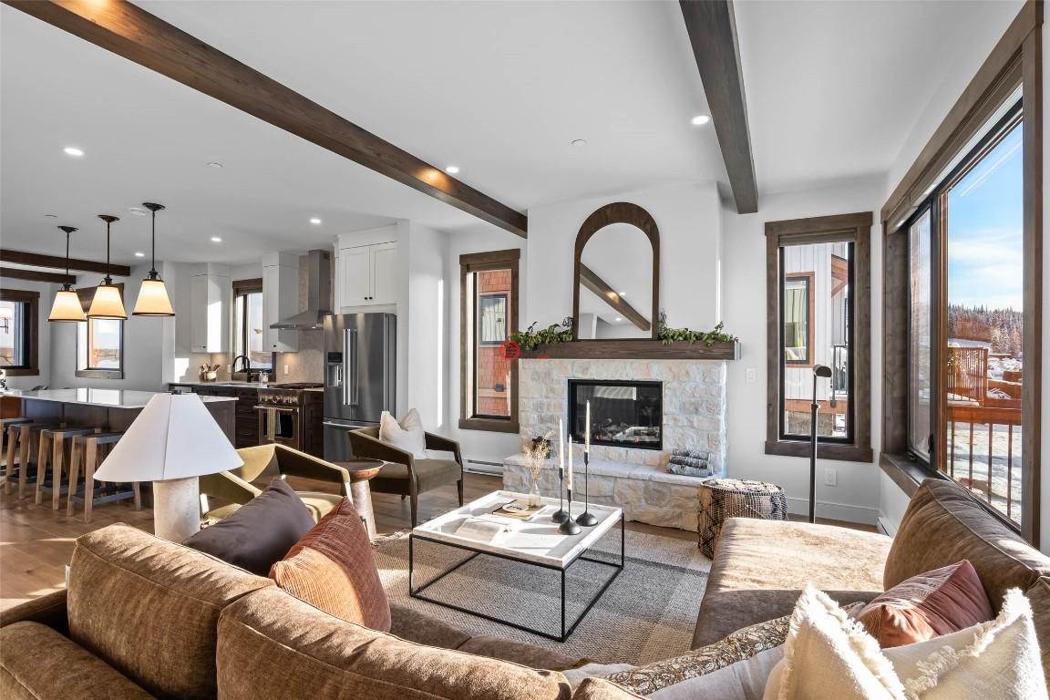 加拿大不列颠哥伦比亚省Sun Peaks的联排别墅，7000 MCGILLIVRAY LAKE，编号75527447