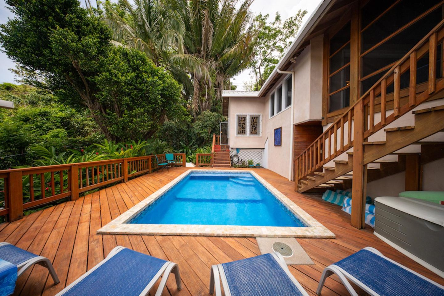 洪都拉斯海湾群岛Roatán的独栋别墅，Island-Style Hillside Haven with Panoramic North Shore Views，编号78473193