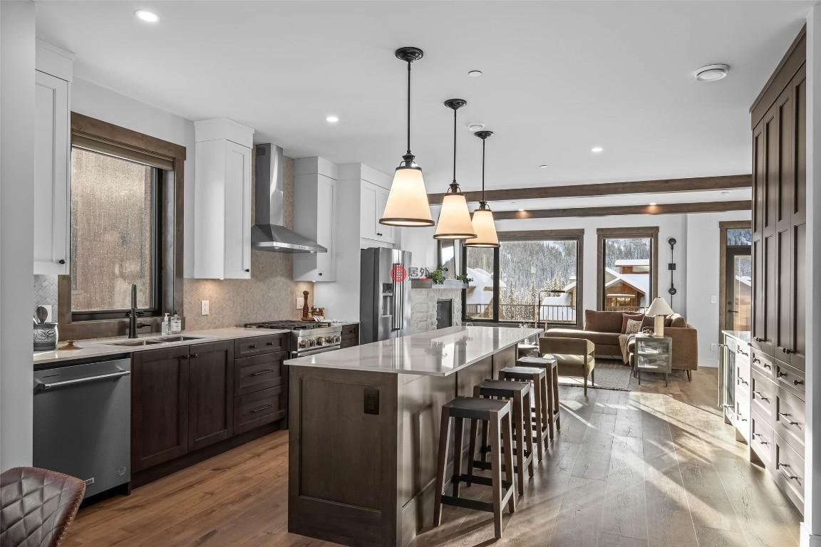 加拿大不列颠哥伦比亚省Sun Peaks的联排别墅，7000 MCGILLIVRAY LAKE，编号75524129