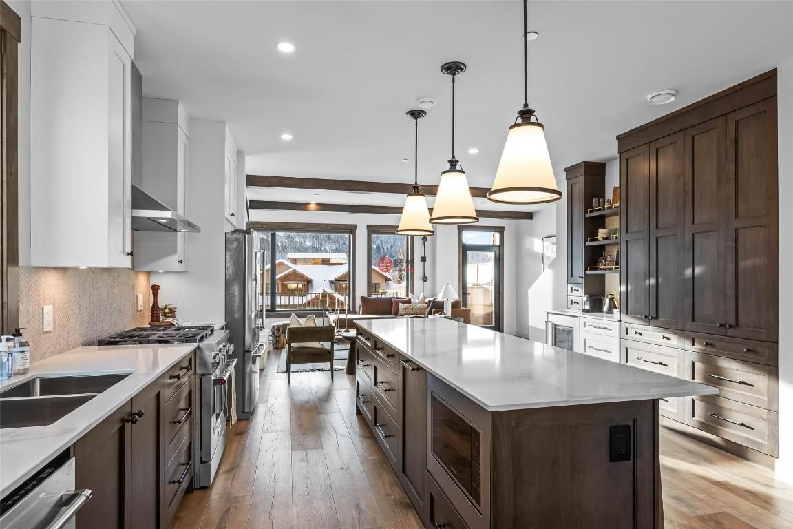 加拿大不列颠哥伦比亚省Sun Peaks的联排别墅，7000 MCGILLIVRAY LAKE，编号75524129