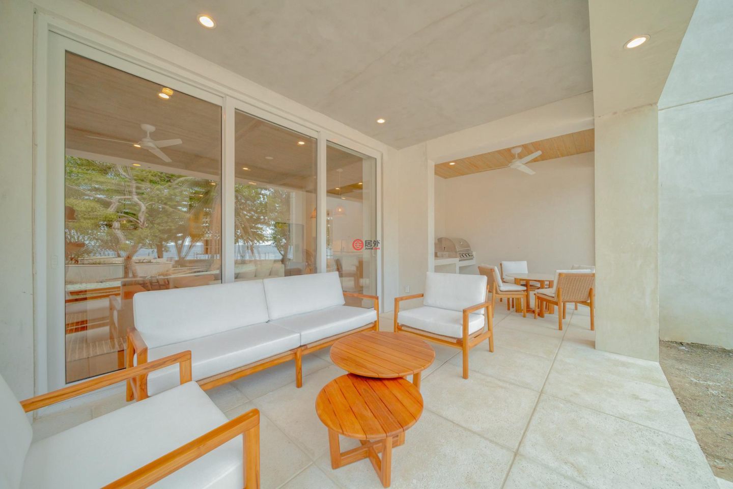 洪都拉斯海湾群岛Roatán的公寓，Oceanfront Condominium D4 Watercolors Resort 1st Floor Building D，编号76763848