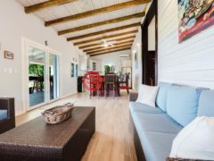 洪都拉斯海湾群岛瓜納哈島的独栋别墅，Ocean View Island Cottage with Boat Dock & Photogenic Views Guanaja，编号78412095