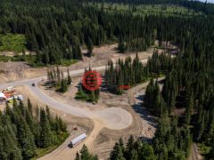 加拿大不列颠哥伦比亚省Sun Peaks的公寓，LOT 10 MCGILLIVRAY LAKE，编号75524092