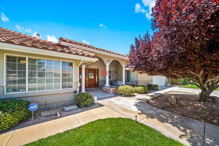 美国兰开斯特3卧3卫的公寓