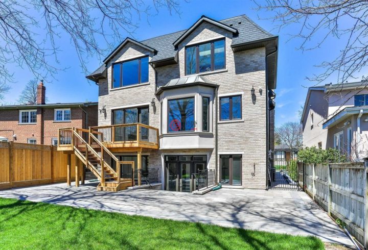 加拿大安大略省多伦多4卧7卫的独栋别墅