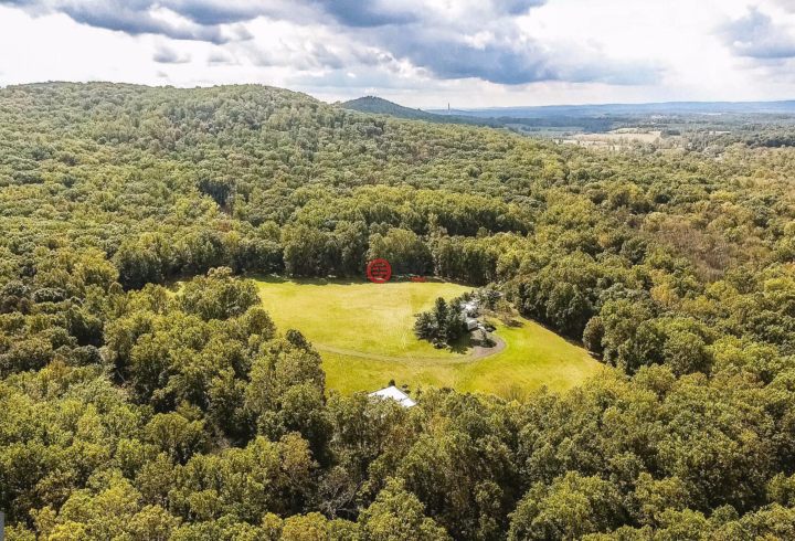 美国马里兰州亚当斯敦5卧6卫的公寓