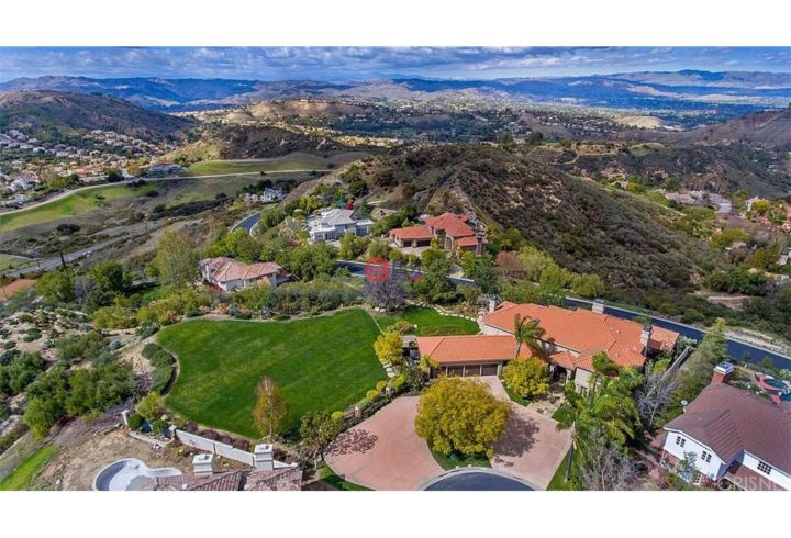 美国加州卡拉巴萨斯总占地4573平方米的土地